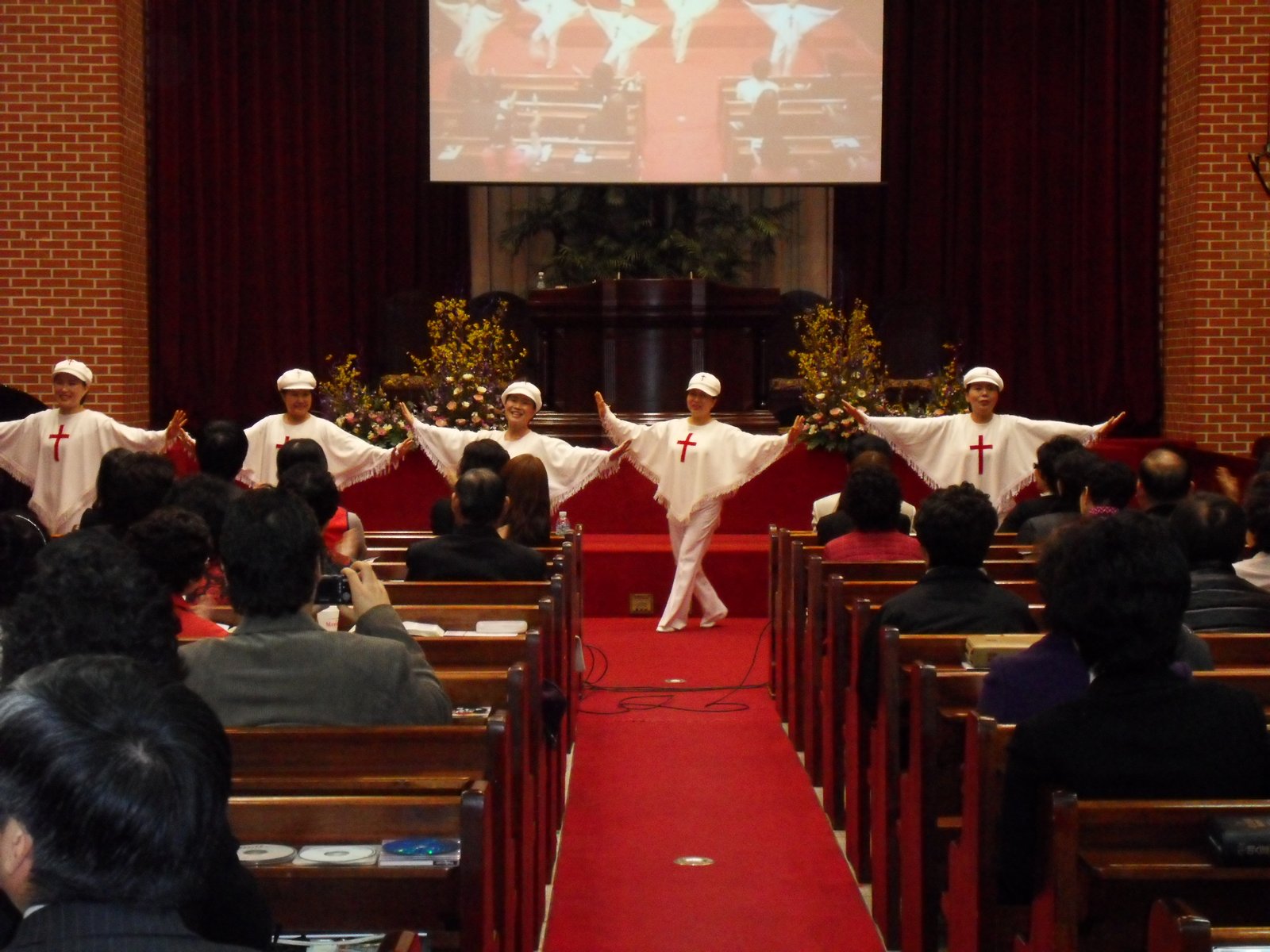 복음가수들의 멋진율동과 찬양