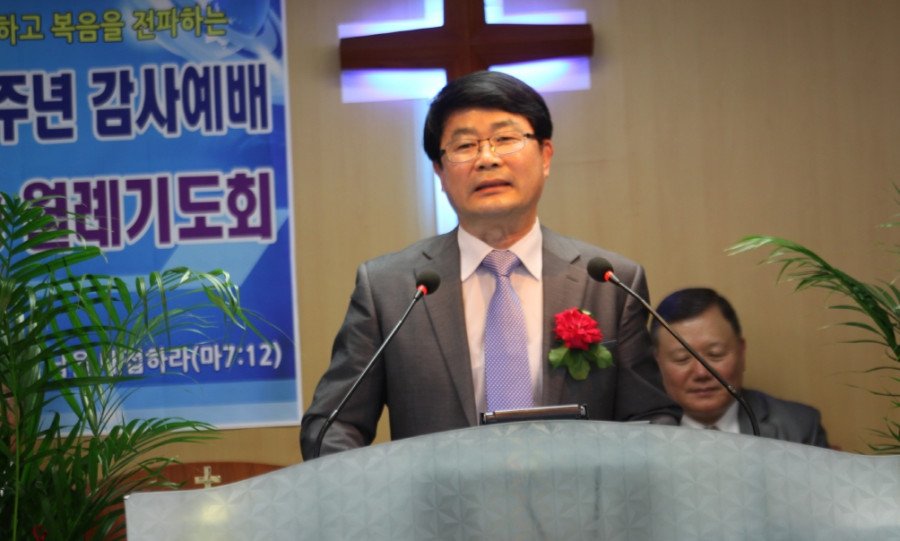 ♥ 만나를 공급하시는 김희중 목사님!!!